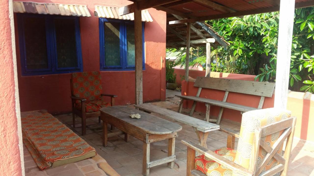 Hôtel Big Milly'S Backyard à Kokrobite Extérieur photo