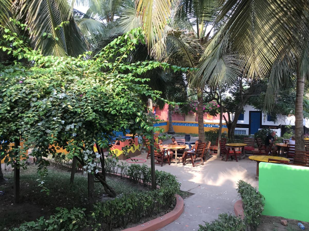 Hôtel Big Milly'S Backyard à Kokrobite Extérieur photo