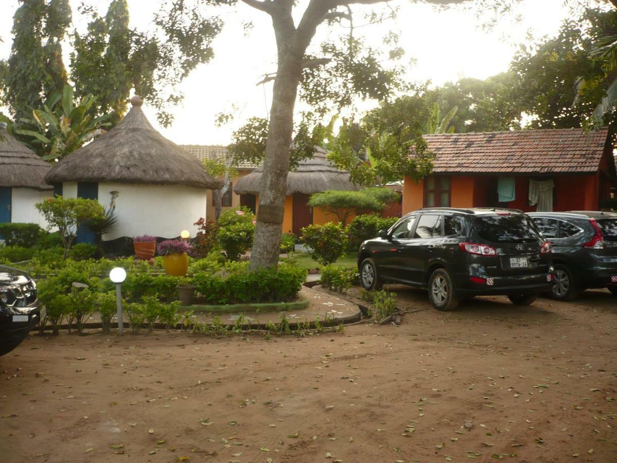 Hôtel Big Milly'S Backyard à Kokrobite Extérieur photo
