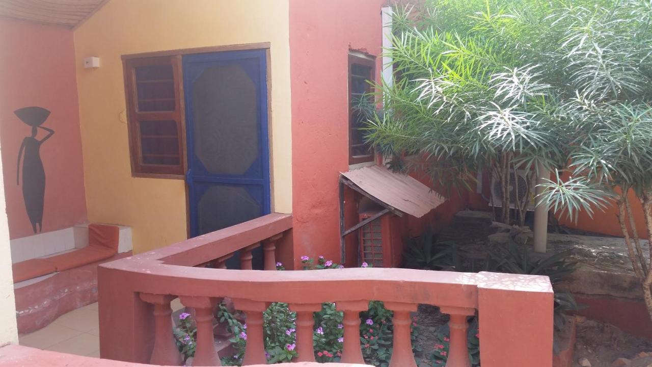 Hôtel Big Milly'S Backyard à Kokrobite Extérieur photo
