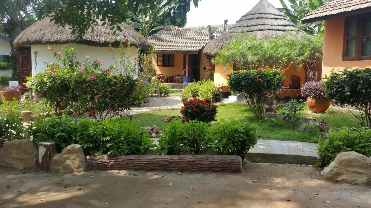 Hôtel Big Milly'S Backyard à Kokrobite Extérieur photo