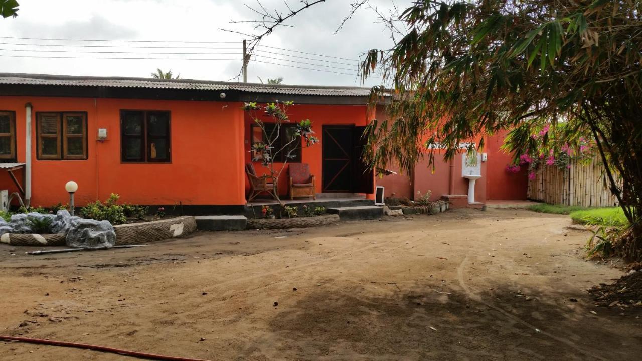 Hôtel Big Milly'S Backyard à Kokrobite Extérieur photo